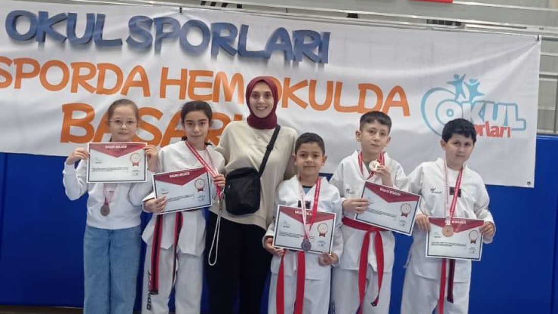Taekwondo Okul Sporlarında Büyük Başarılarımız