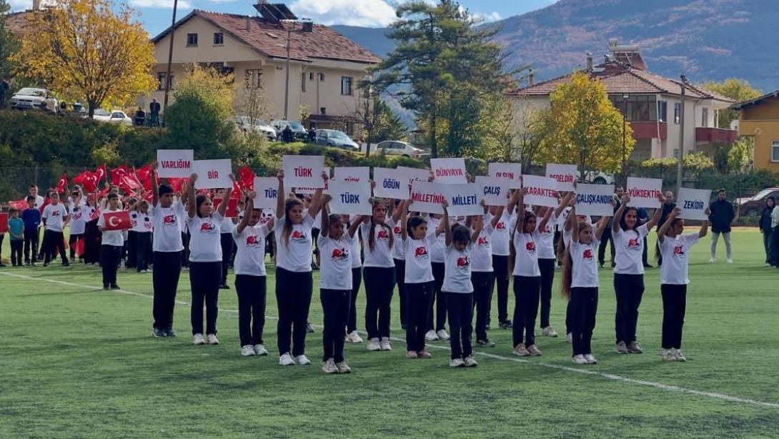 29 Ekim Cumhuriyet Bayramı İlçemizde Törenlerle Kutlandı.